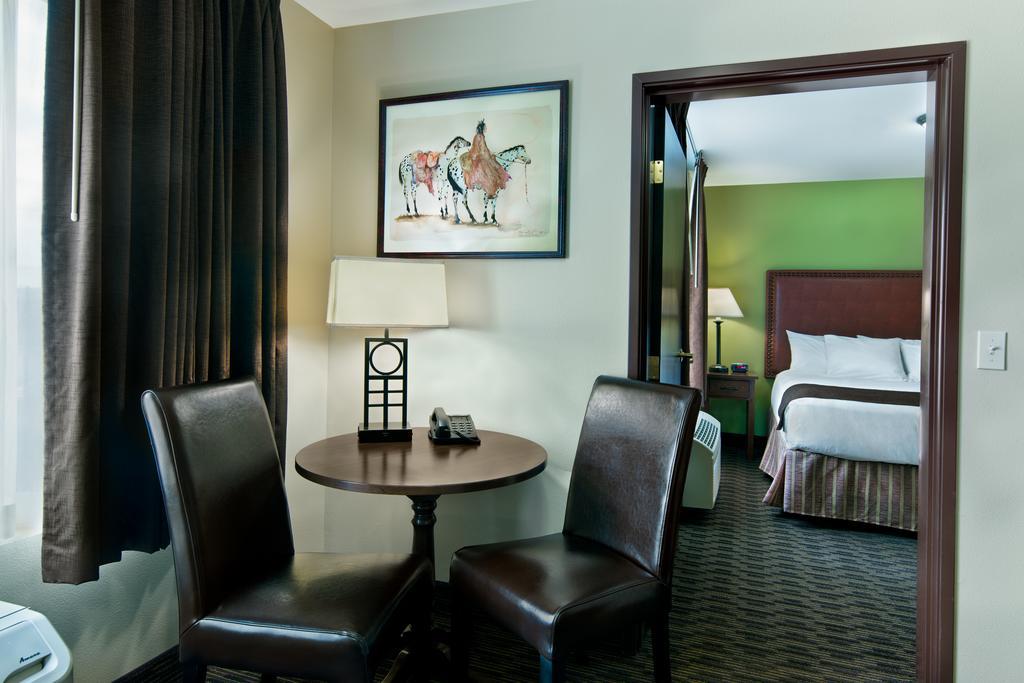 Oxford Suites Хермистон Экстерьер фото