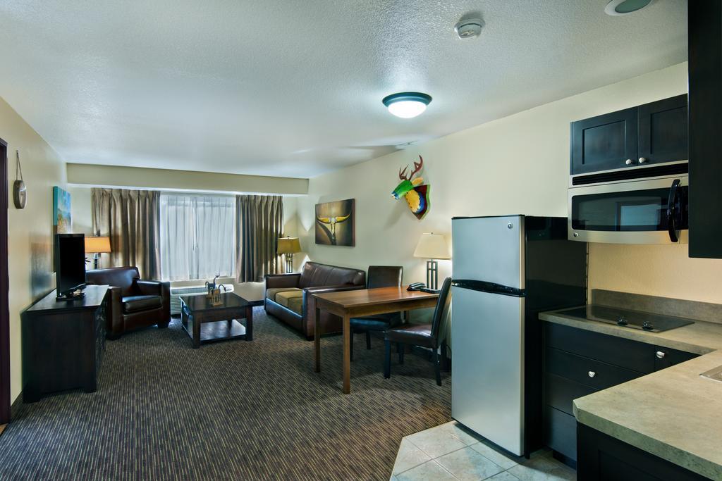 Oxford Suites Хермистон Экстерьер фото