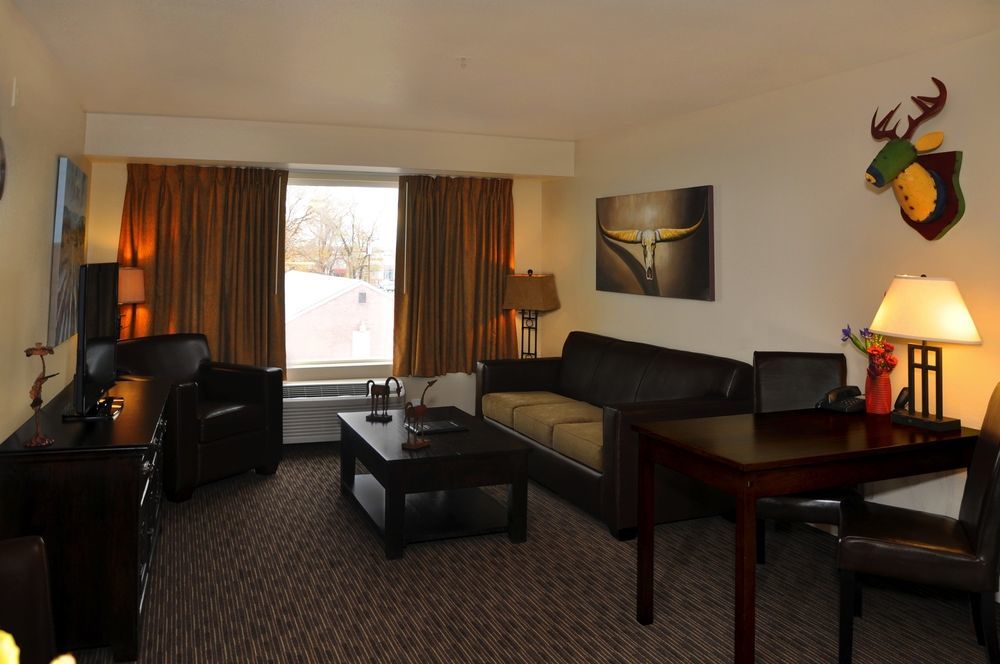 Oxford Suites Хермистон Экстерьер фото