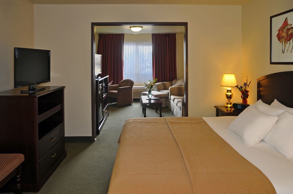 Oxford Suites Хермистон Экстерьер фото